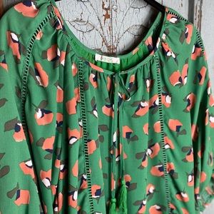 Jade by Melody Tam. Green blouse. Med